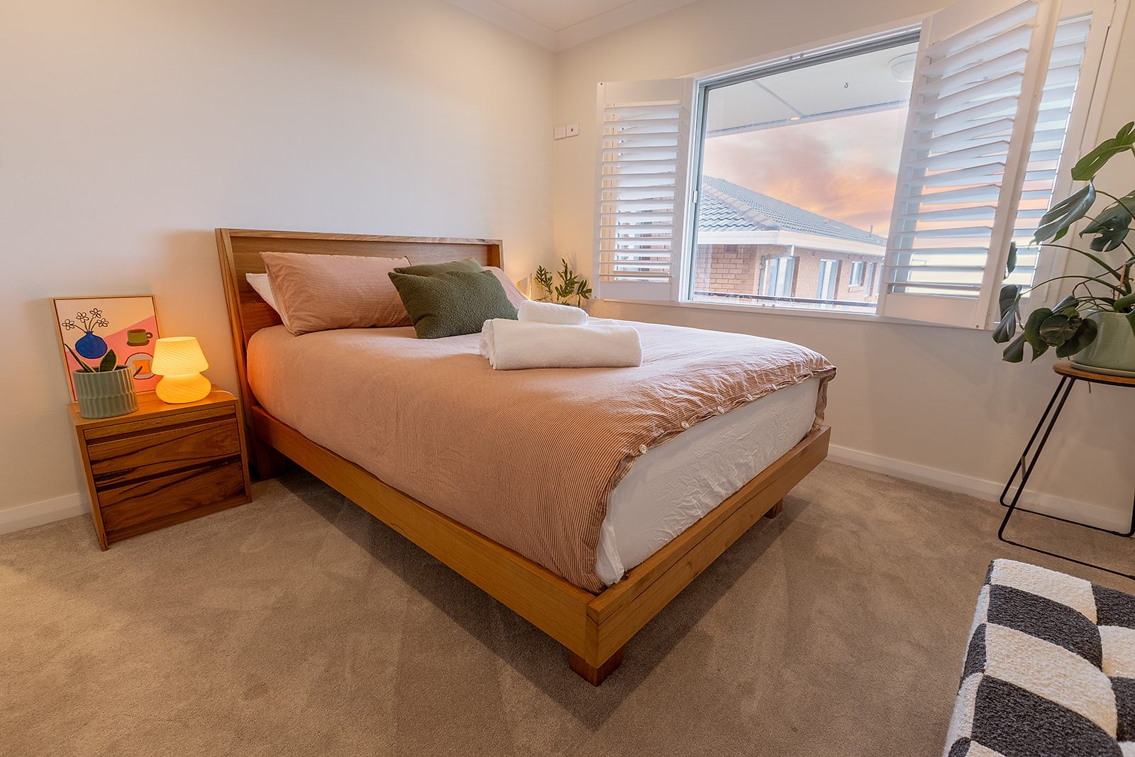 Apartment 12/14-16 Corrimal Street, Wollongong For Lease by Azure Property Agents - image 1