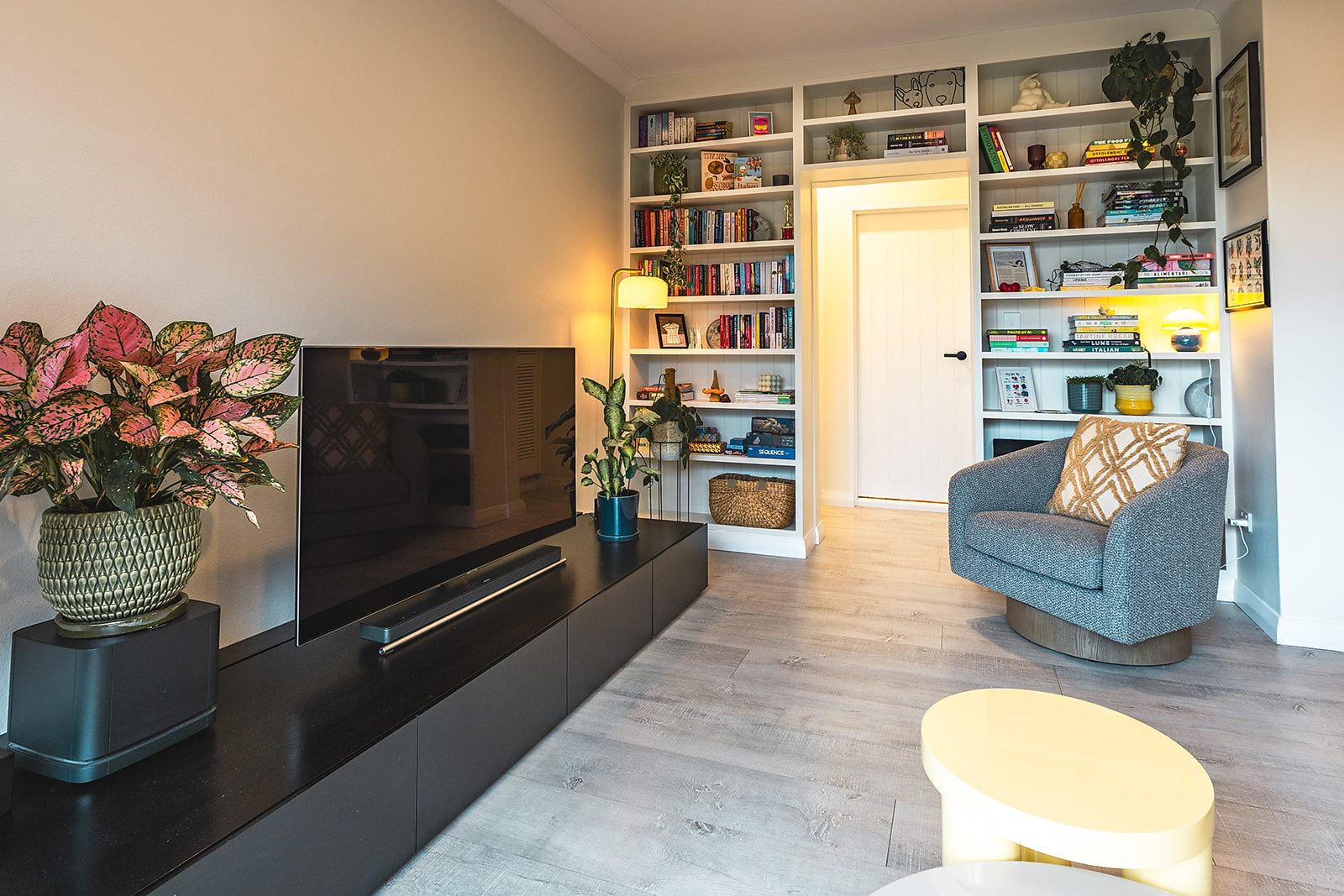 Apartment 12/14-16 Corrimal Street, Wollongong For Lease by Azure Property Agents - image 1
