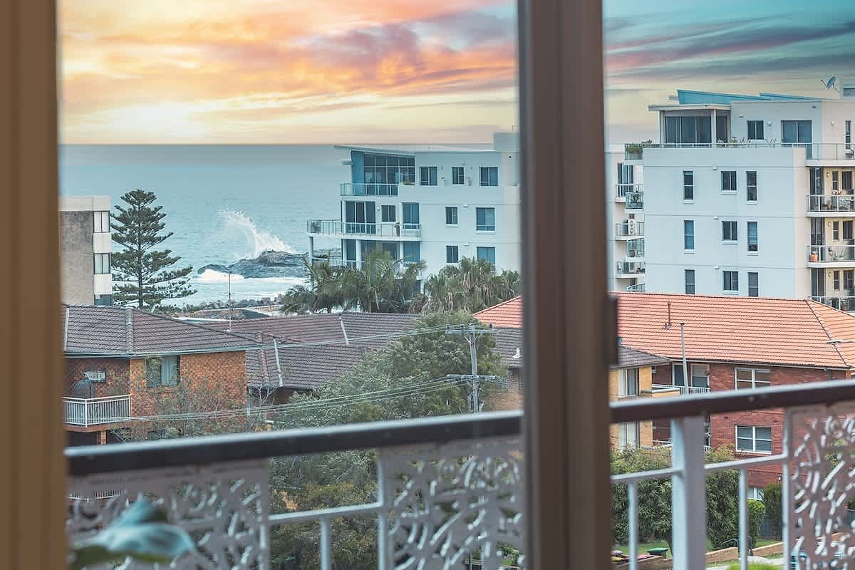 Apartment 12/14-16 Corrimal Street, Wollongong For Lease by Azure Property Agents - image 1
